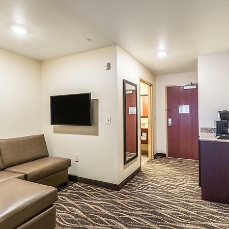 Cobblestone Hotel & Suites Hartford Ngoại thất bức ảnh