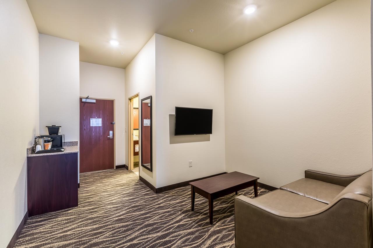 Cobblestone Hotel & Suites Hartford Ngoại thất bức ảnh