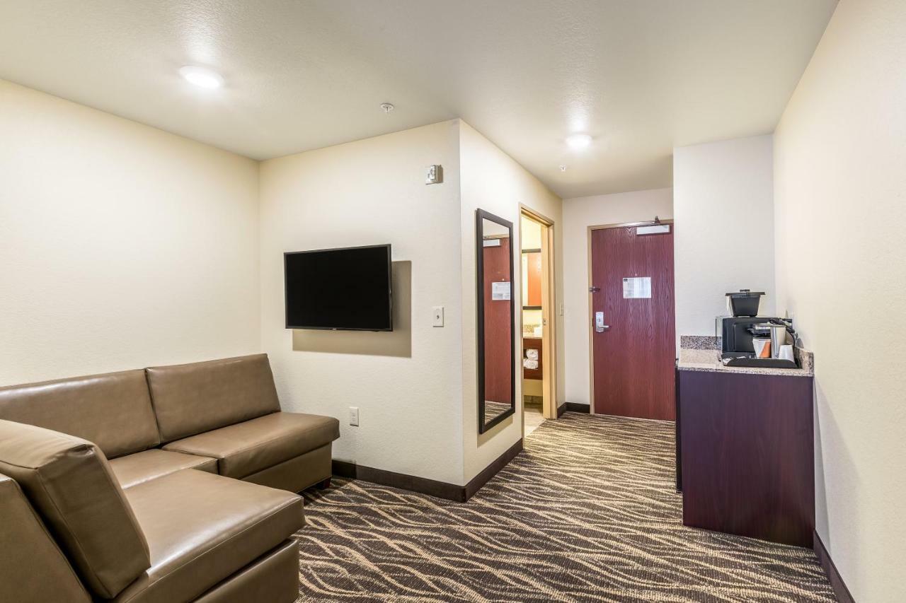 Cobblestone Hotel & Suites Hartford Ngoại thất bức ảnh